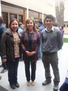 Académica María Soledad Estrella junto a participantes del Magíster