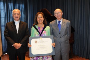 Soledad Estrella, primera Doctora en Didáctica de la Matemática, se graduó en Ceremonia oficial PUCV