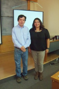 Dr. Luis Gutiérrez y la nueva Magíster en Matemáticas PUCV, Marcela Cardoch 