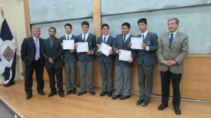 Alumnos de Colegio Rubén Castro ganadores de CMAT categoría grupal junto a su director y profesores