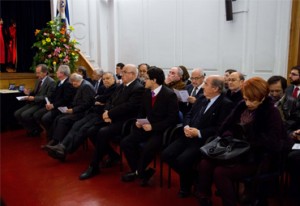 Distinguen a profesores IMA PUCV con medallas Fides et Labor al Mérito Académico  